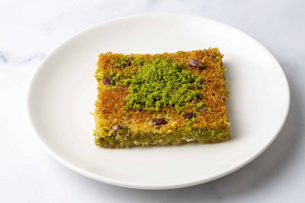 Quelle est la méthode pour un consommé clair aux légumes et fines herbes ?